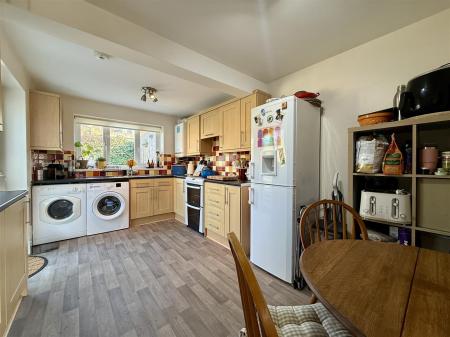 Kitchen Diner.JPG