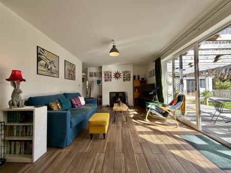 Lounge Area.JPG