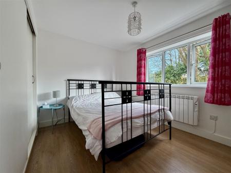 Bed 4.JPG