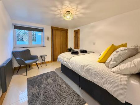 Bedroom 2.JPG