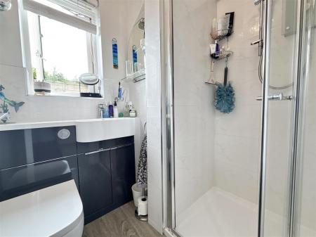 Bed 2 Ensuite.jpeg