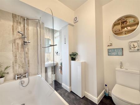 Family Bathroom.jpeg