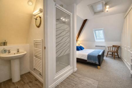 Bed 1 Shower Room.png