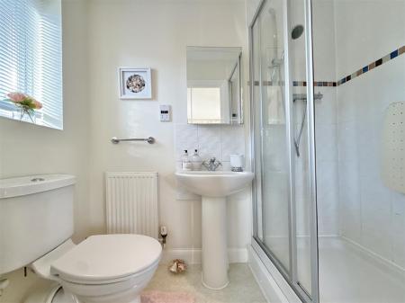 Bedroom 1 Ensuite.jpeg