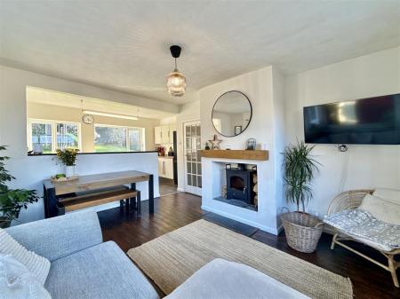 Living Area.jpeg