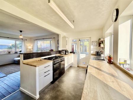 Kitchen_.jpeg