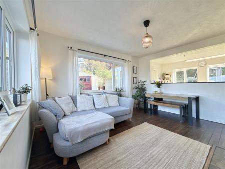 Living_Area.jpeg