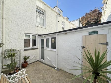Rear Courtyard.jpeg