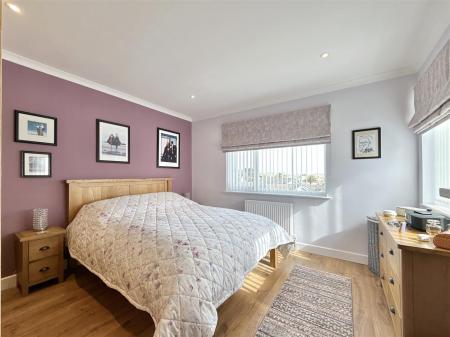 Bed1.jpg