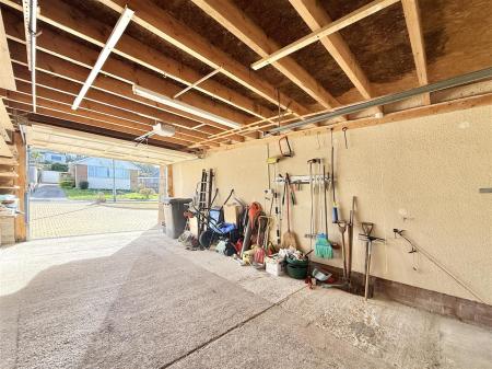 Garage.jpg