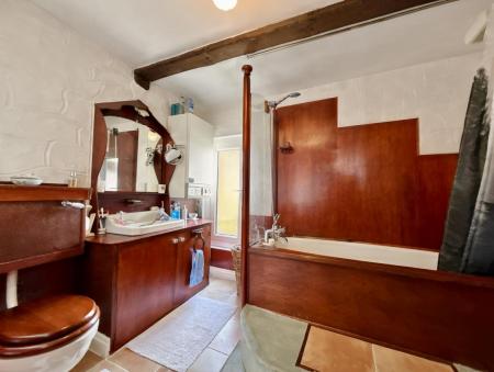 Bathroom.jpg