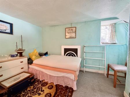 Bed 3.JPG