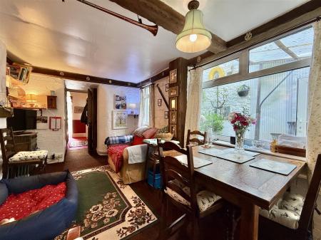 Snug Towards Entrance.JPG