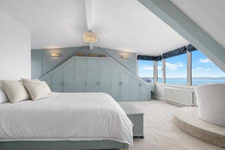 Bedroom 1 Dressing Area.png