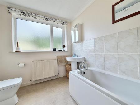 Bathroom..jpeg
