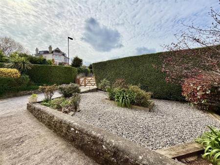 Front Garden.jpeg