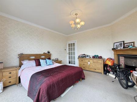 Bedroom_1.jpg