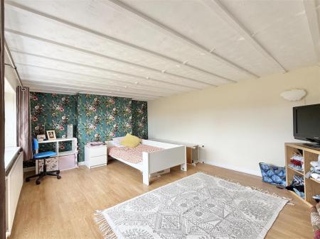 Bedroom 4.jpg
