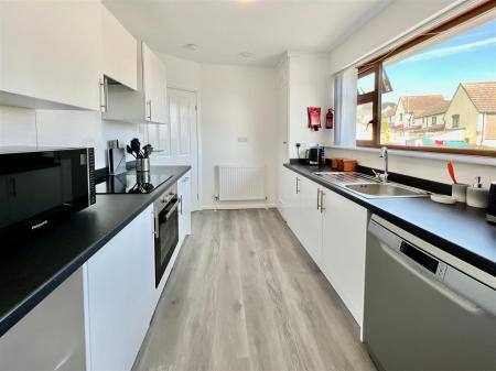 Flat 2 Garrow Court 4.JPG