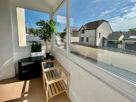 Flat 2 Garrow Court 9.JPG