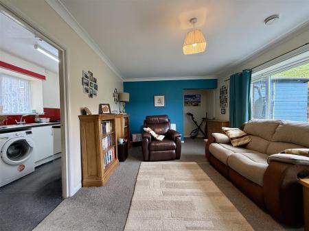 Living Room & kitchen.JPG