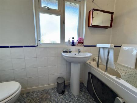 Bathroom.JPG