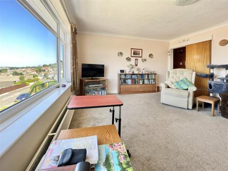 16 Milton Park - 12.jpeg