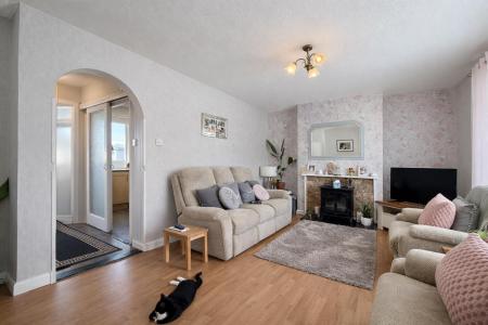 Lounge Towards Kitchen.png