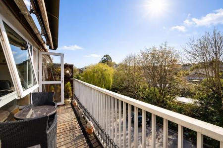 Southerly Facing Balcony.png