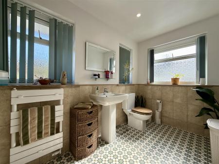 Shower Room.JPG