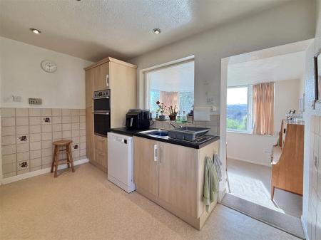 Kitchen..jpg