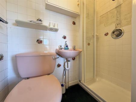 Bedroom 1 Ensuite.jpg