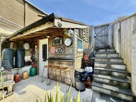 Upper Garden Level w Store.jpg