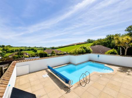 Pool Area & Views.png