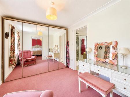 Bedroom 1 Dressing Room.png