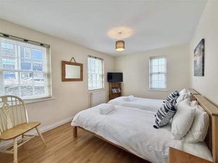 Bedroom 1.jpg