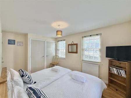 Bedroom_1.jpg