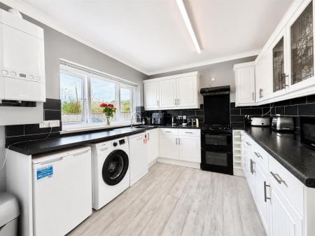 Kitchen1.png