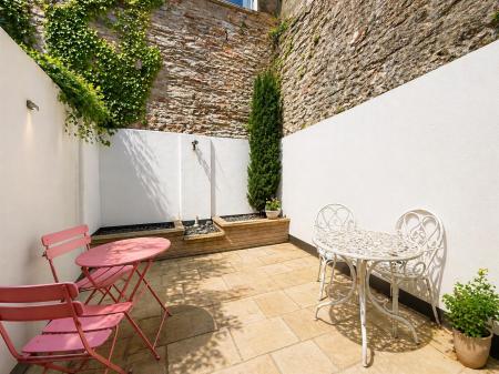 Rear Courtyard.png