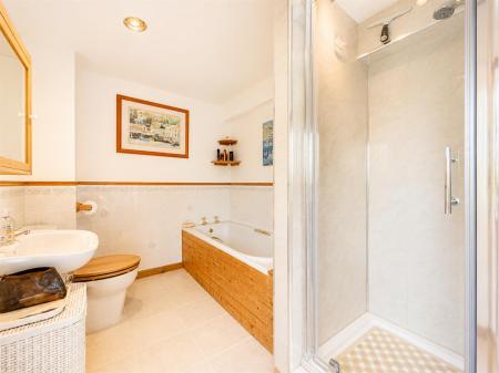 En Suite Bathroom.png