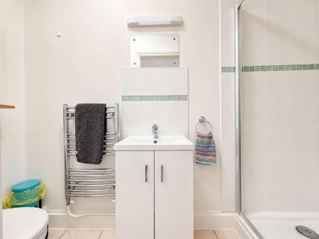 Bedroom 1 Ensuite.png