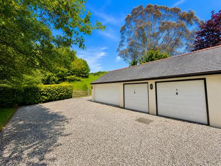 Double Garage.png