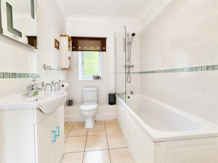 Family Bathroom.png