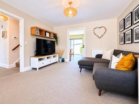 Lounge Towards Kitchen.png