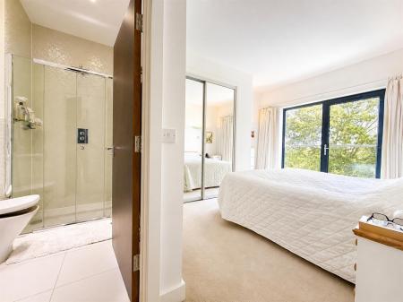 Bed1 & En Suite.png
