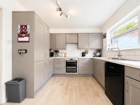 Kitchen Area.png