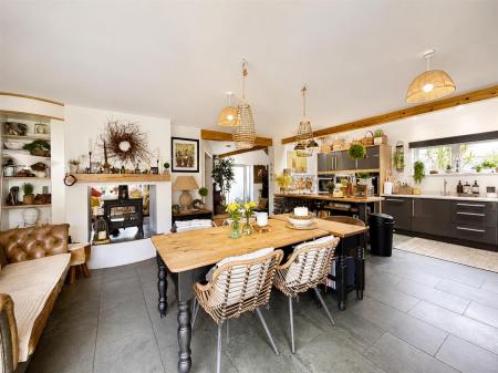 Dining Area.png