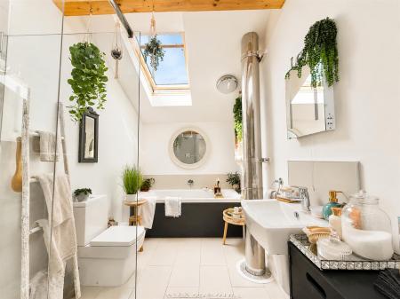 Family Bathroom.png