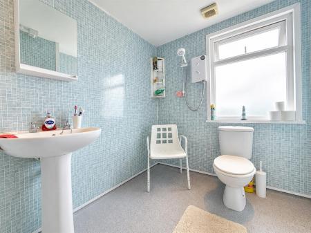 Bedroom 1 Ensuite.png