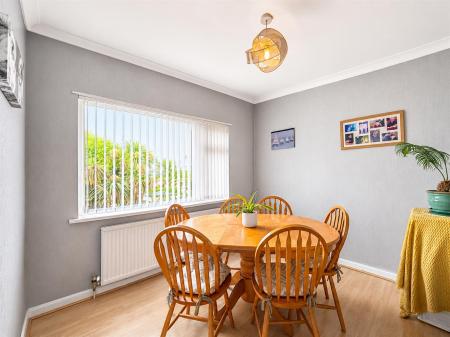 Bedroom 3 - Dining Room.png